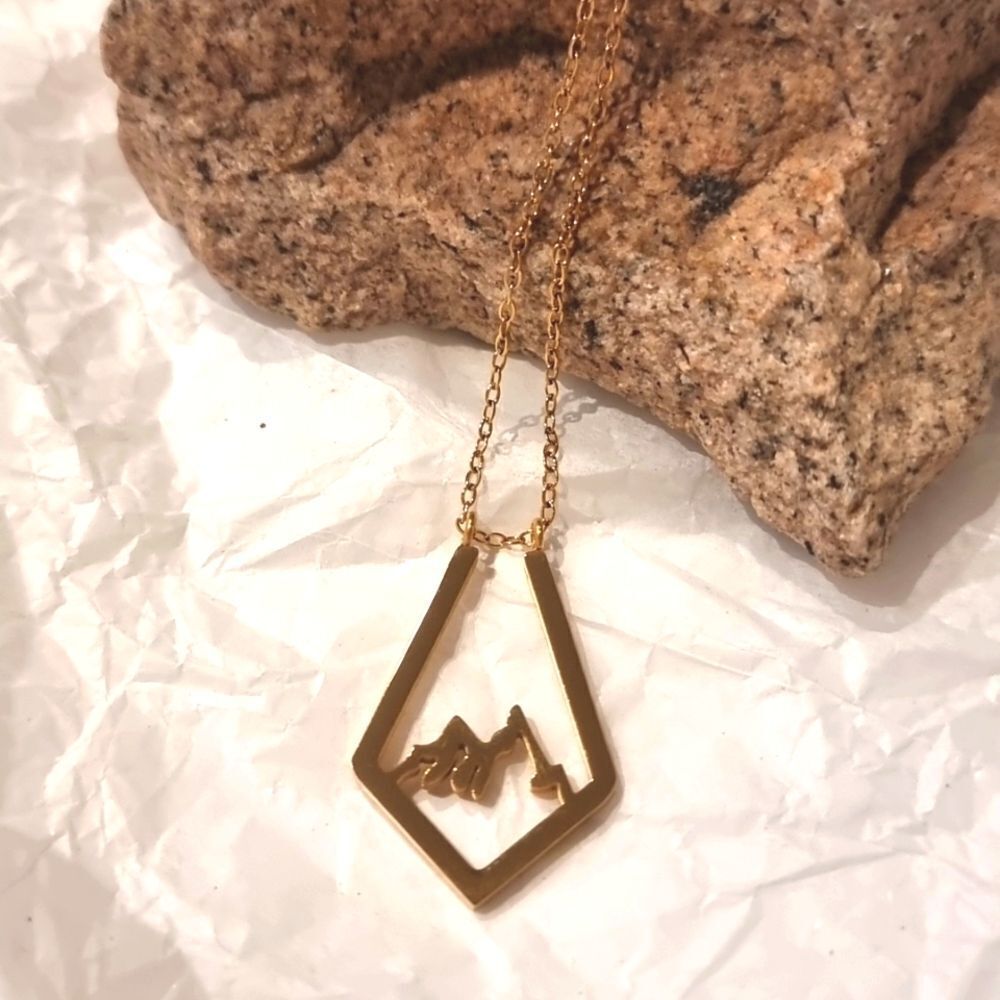 Free People Diamond Shape Mountain Scene Necklace NWOT